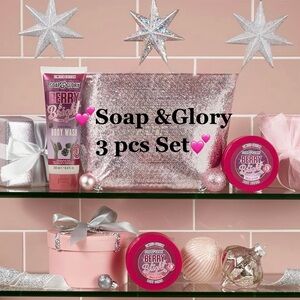 Soap & Glory Berry Bright Body Wash Set